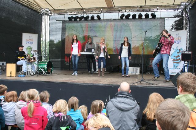 gal/2011/2011 Gruga - Tag des Kindes/2011 Saitentwist Gruga Tag des Kindes 31.07 007.JPG